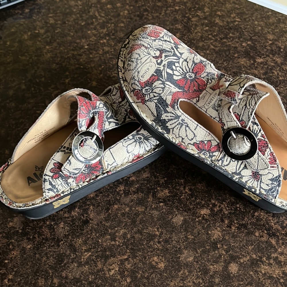 Algeria comic book slides. Size 9